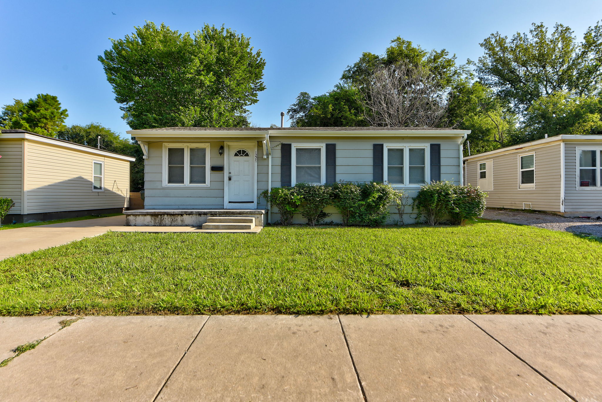 1227 Iowa Street